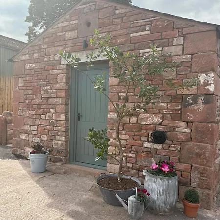 Holly - Village Location, 2miles From Penrith, District