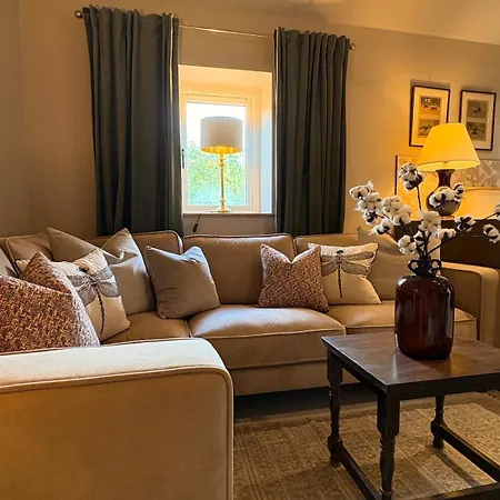 Holly - Village Location, 2miles From Penrith, District Ferienhaus *