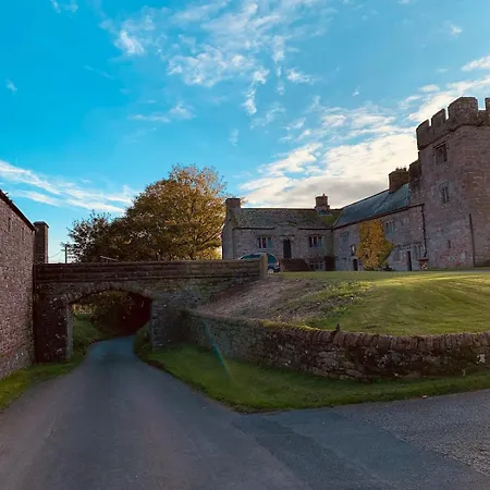 Holly - Village Location, 2miles From Penrith, District Penrith