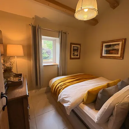 Holly - Village Location, 2miles From Penrith, District * Penrith